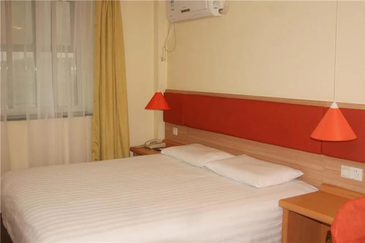 Room 3 of 16