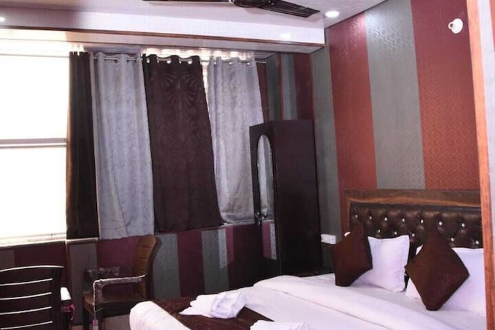 Room 6 of 24