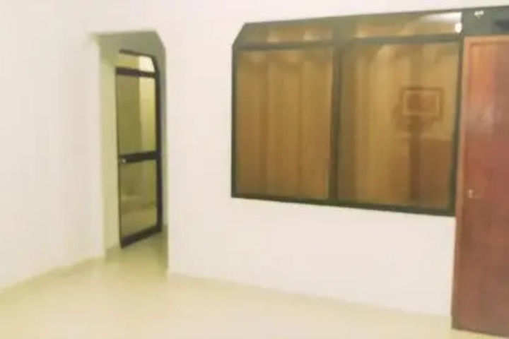 Room 13 of 19