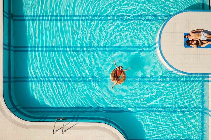 Hotel Pool