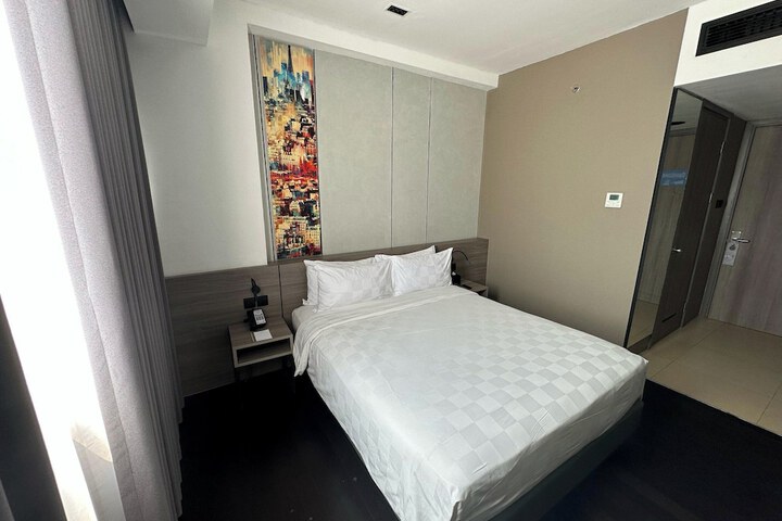 Room 12 of 39