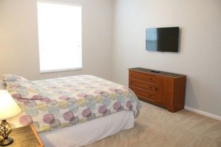 Room 6 of 14