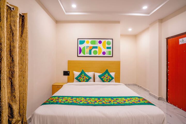 Room 13 of 32