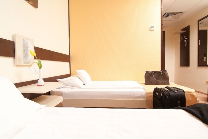 Room 6 of 33