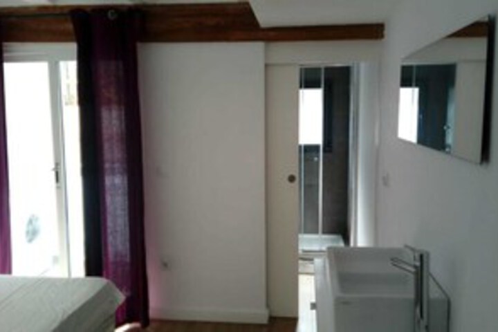 Room 37 of 49