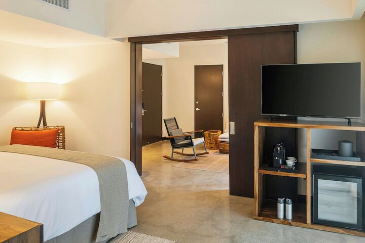 Room 16 of 252