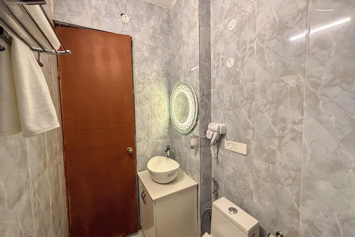 Room 70 of 121