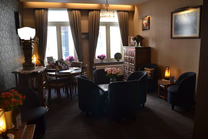 Lounge 67 of 71