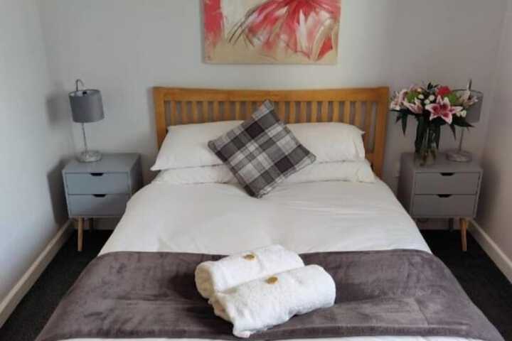 Room 8 of 28