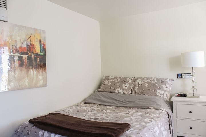 Room 6 of 48