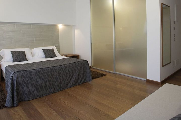 Room 13 of 68