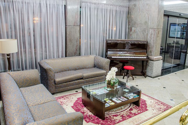 Entrance & Lobby
