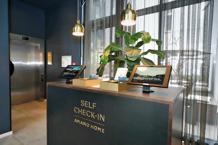 Entrance & Lobby