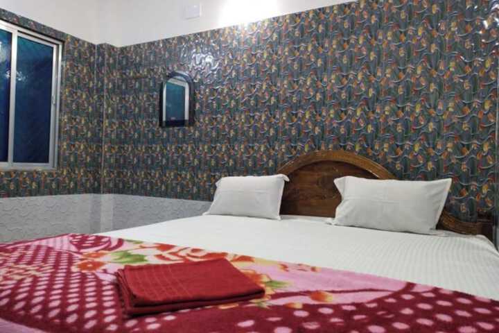 Room 8 of 15