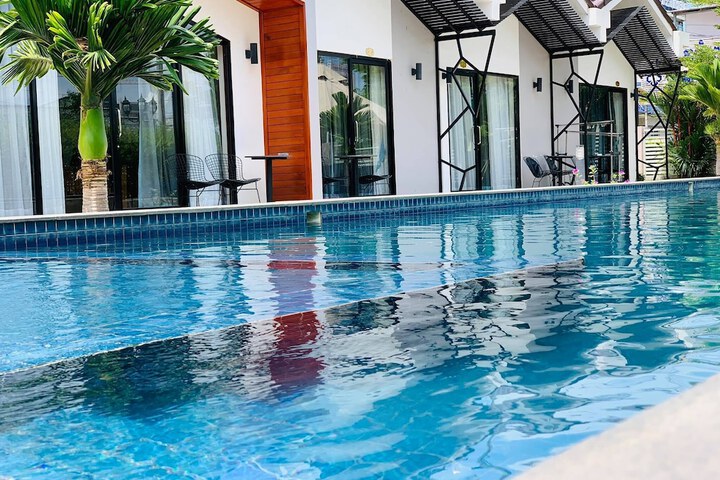 Pool 56 of 91