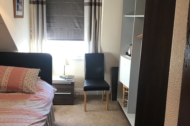 Room 2 of 12