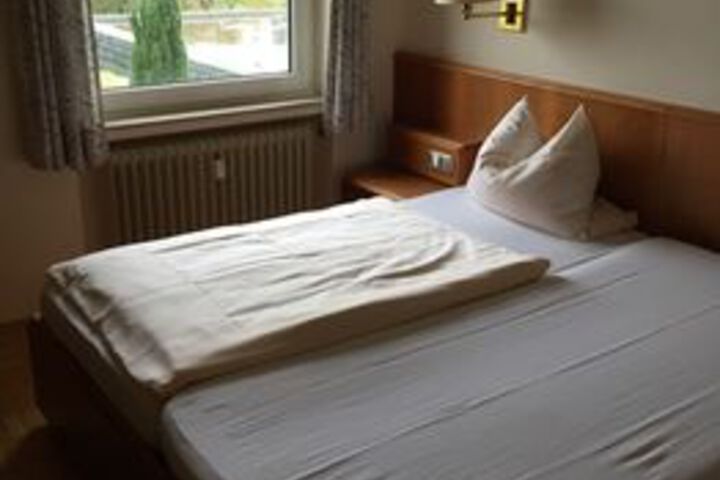 Room 16 of 26