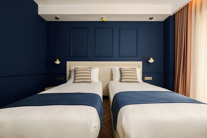 Room 8 of 42