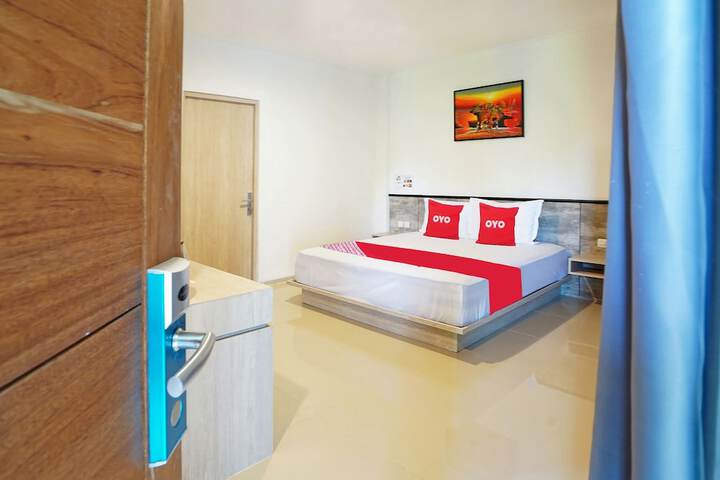 Room 12 of 33