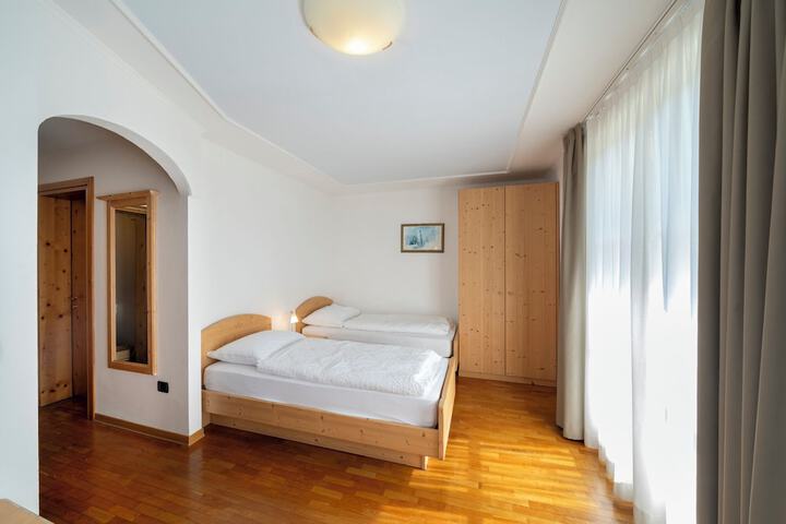 Room 60 of 173