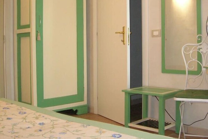 Room 15 of 47