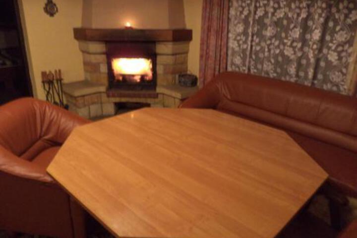 Room 5 of 10