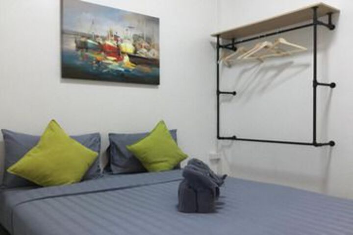 Room 11 of 20