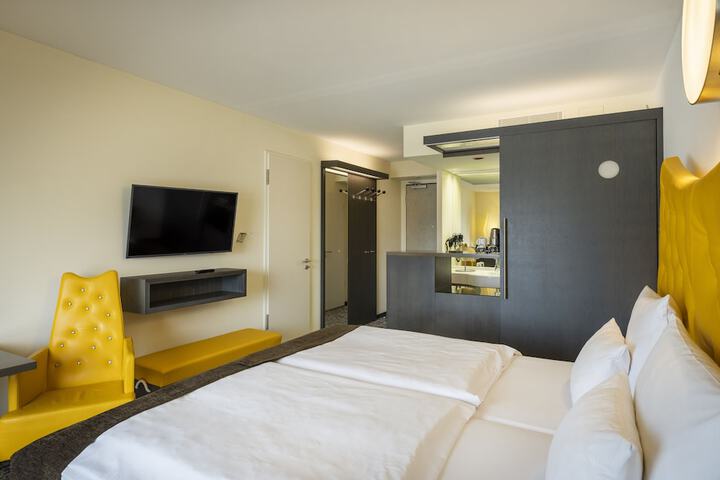 Room 15 of 52