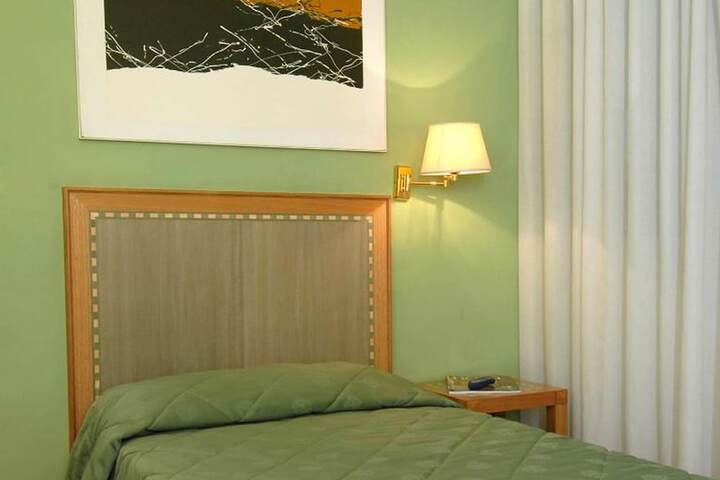 Room 21 of 39