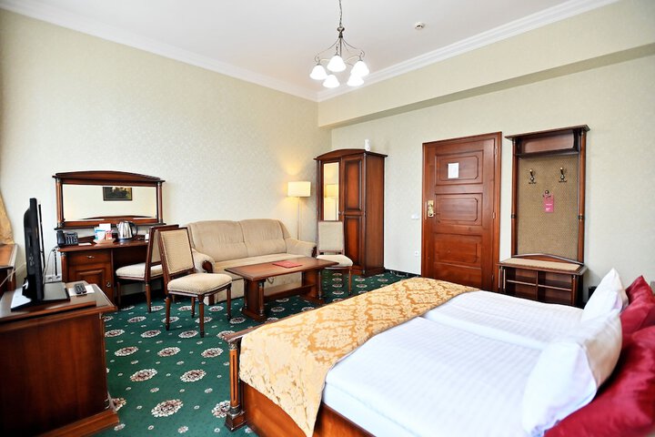Room 29 of 102