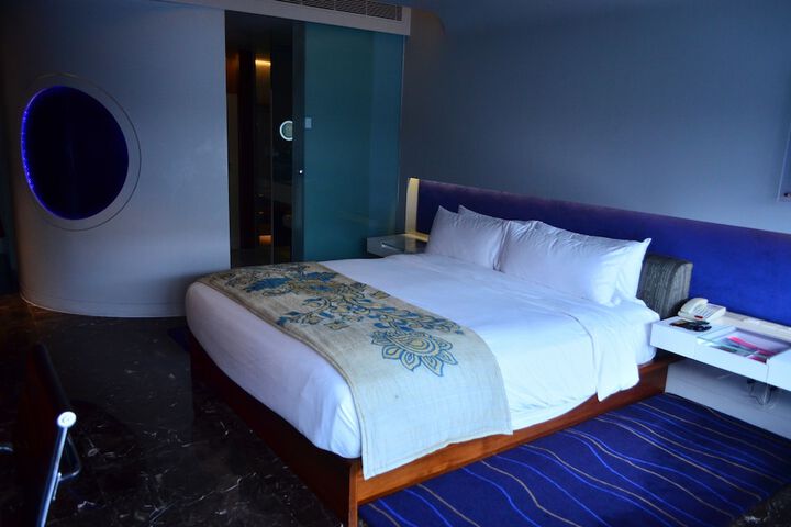 Room 11 of 73