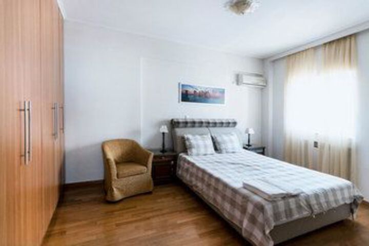 Room 12 of 25