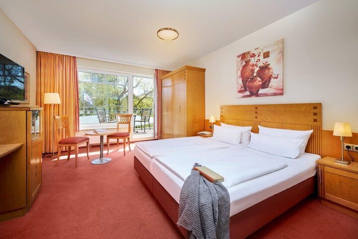 Room 4 of 12