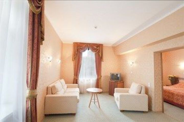 Room 33 of 37