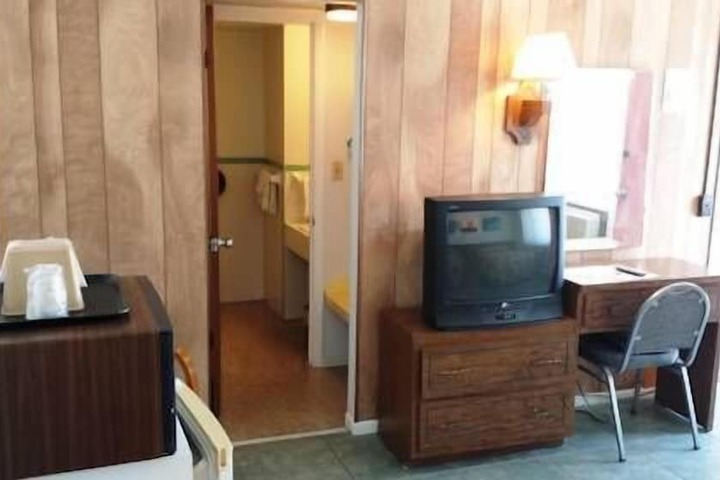 Room 8 of 23