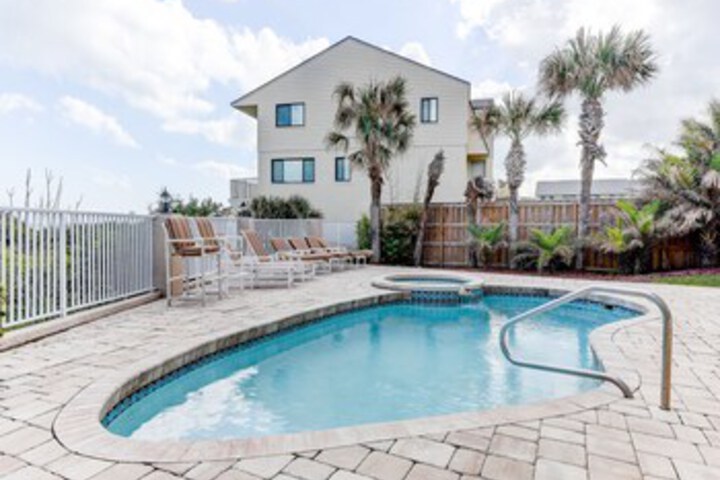 Pool 39 of 67