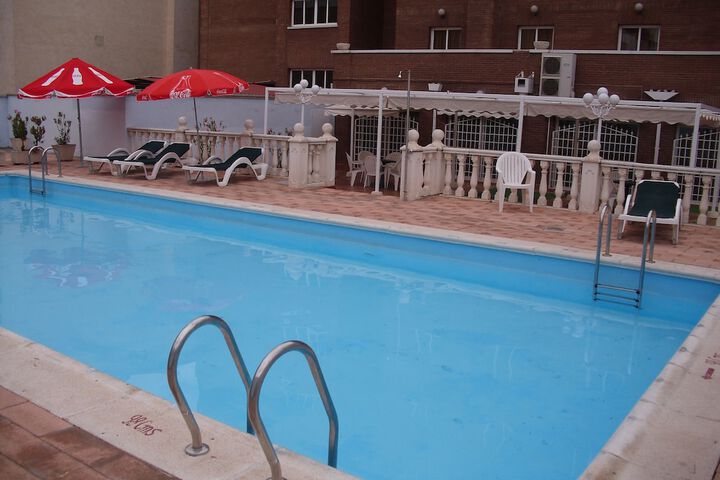 Hotel Pool
