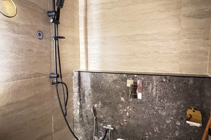 Room 48 of 61