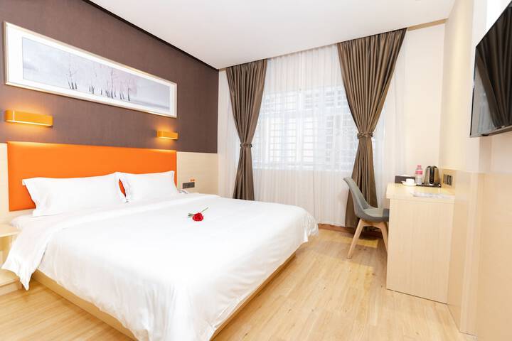Room 40 of 61