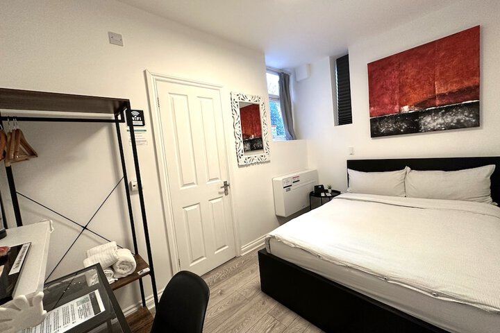 Room 11 of 36