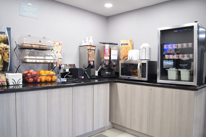 Breakfast area