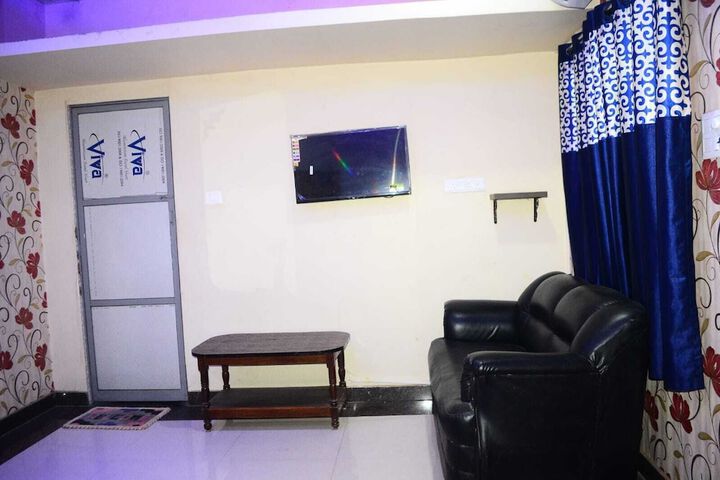 Room 6 of 16