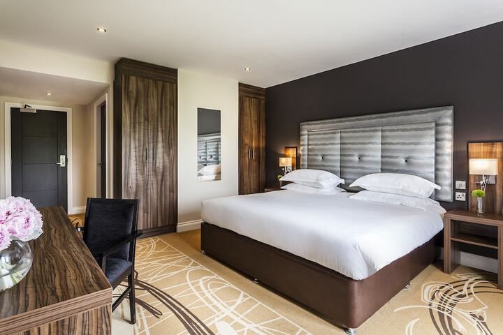 Room 4 of 38