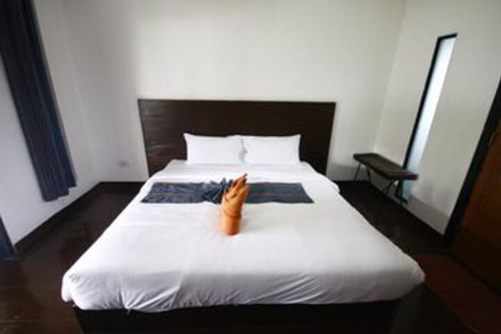 Room 14 of 33