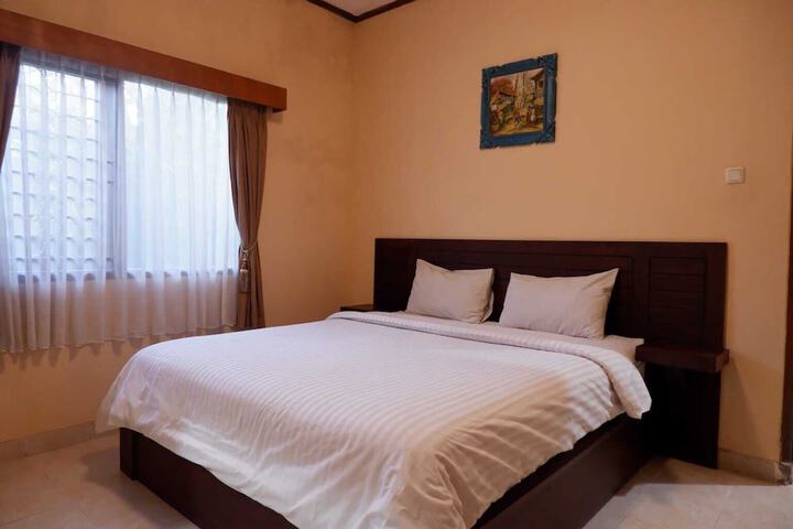 Room 4 of 25