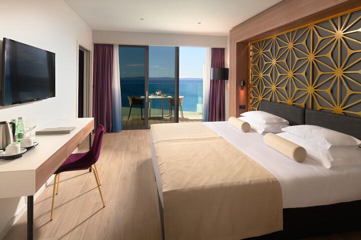 Room 20 of 106