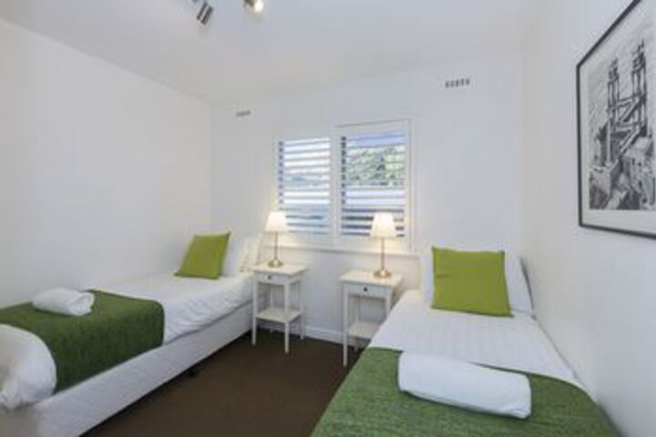 Room 4 of 17