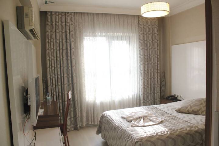 Room 11 of 14