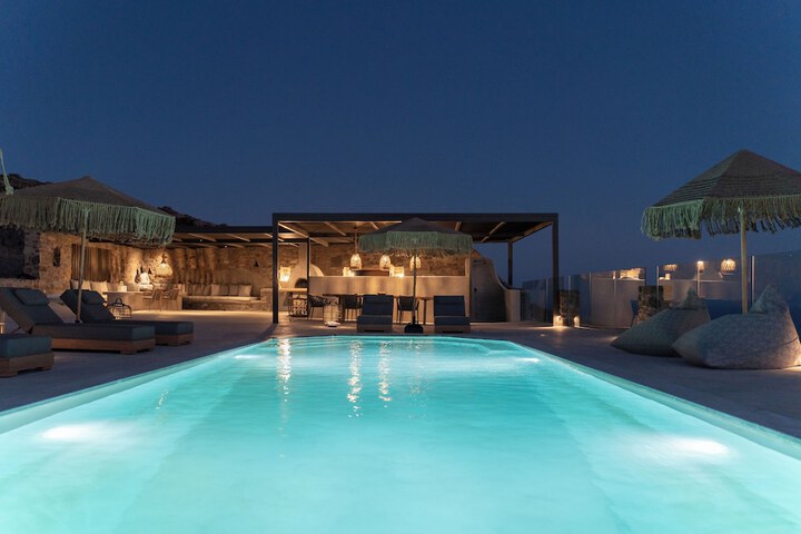 Pool 64 of 83