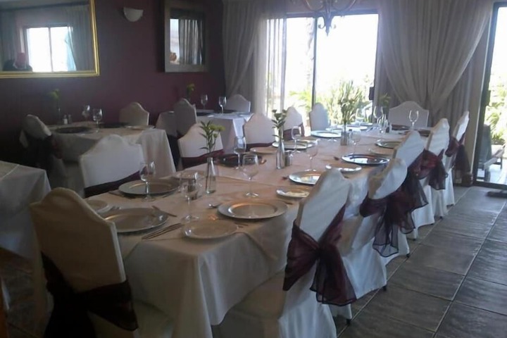 Dining 36 of 52